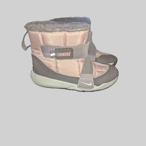 NWOT Nike Flex little girls boots winter